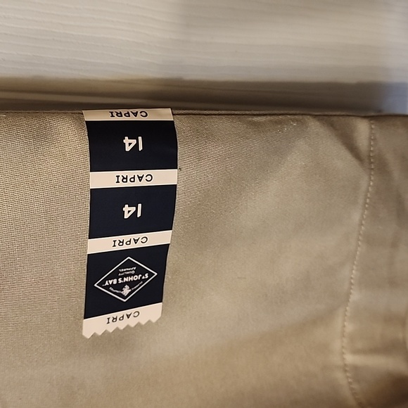 Capris - Picture 2 of 8